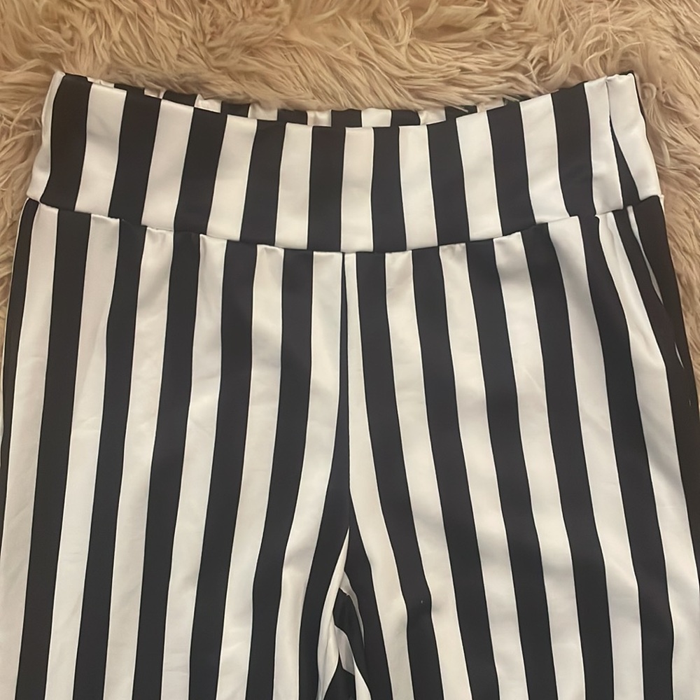 Women’s 2 Piece Black & White Long-sleeve Cardigan & Flared Jegging! - Picture 7 of 11